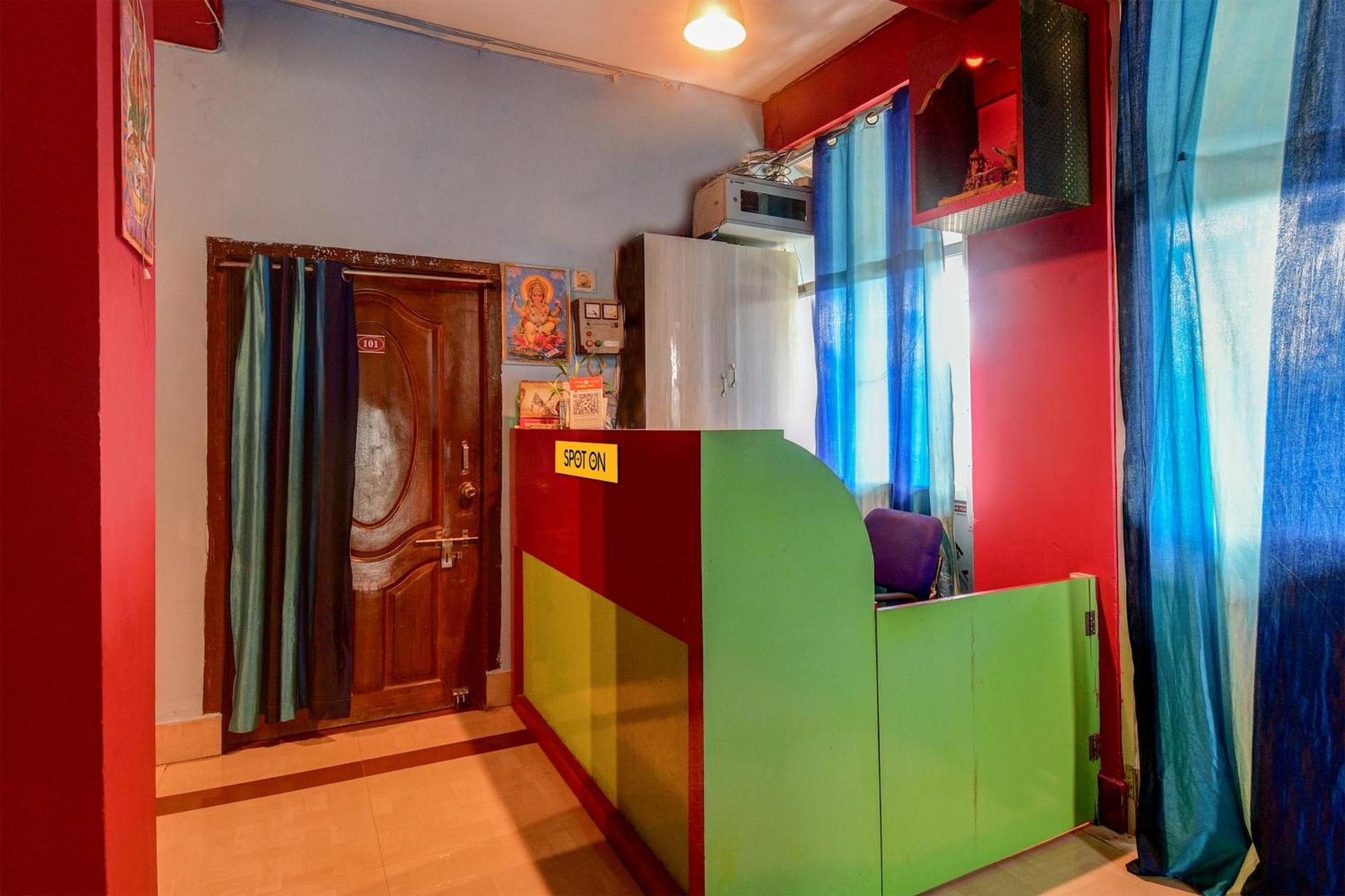 Oyo Flagship Pratikshya Guest House Baripada Ngoại thất bức ảnh